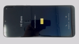 Motorola G Pure XT2163DL Cellphone (Blue 32GB 3GB) Tracfone SCRATCHED GLAS