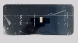 Motorola G Pure XT2163DL Cellphone (Blue 32GB 3GB) Tracfone CRACKED/WORN