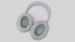 Bose NC700 Bluetooth Headphones (Silver) DEFECTIVE FLAKED EARPADS
