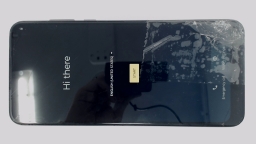 Motorola G Play XT2271DL Cellphone (Blue 32GB 3GB) Tracfone CRACKED