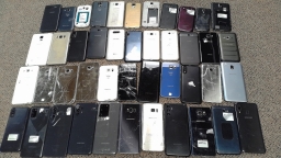 Lot of 44 Samsung Galaxy Smartphones Untested Assumed Non-Working