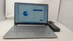 HP Laptop 15s-fq2000 i3 1115g4 8GB 256SSD 768p 11Home